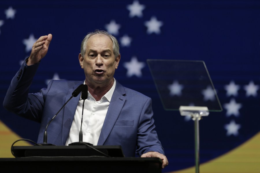 Multimedia Exministro Ciro Gomes primer candidato oficializado a