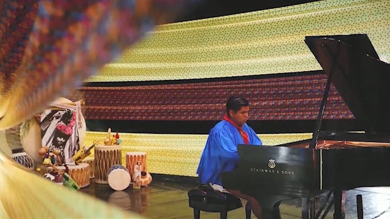 Pianista de origen rar&aacute;muri en M&eacute;xico que lleva su m&uacute;sica al mundo