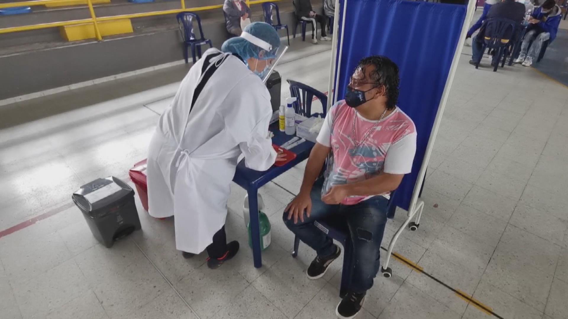 Colombia avanza con vacunación contra la COVID-19 en personas mayores de 40 años