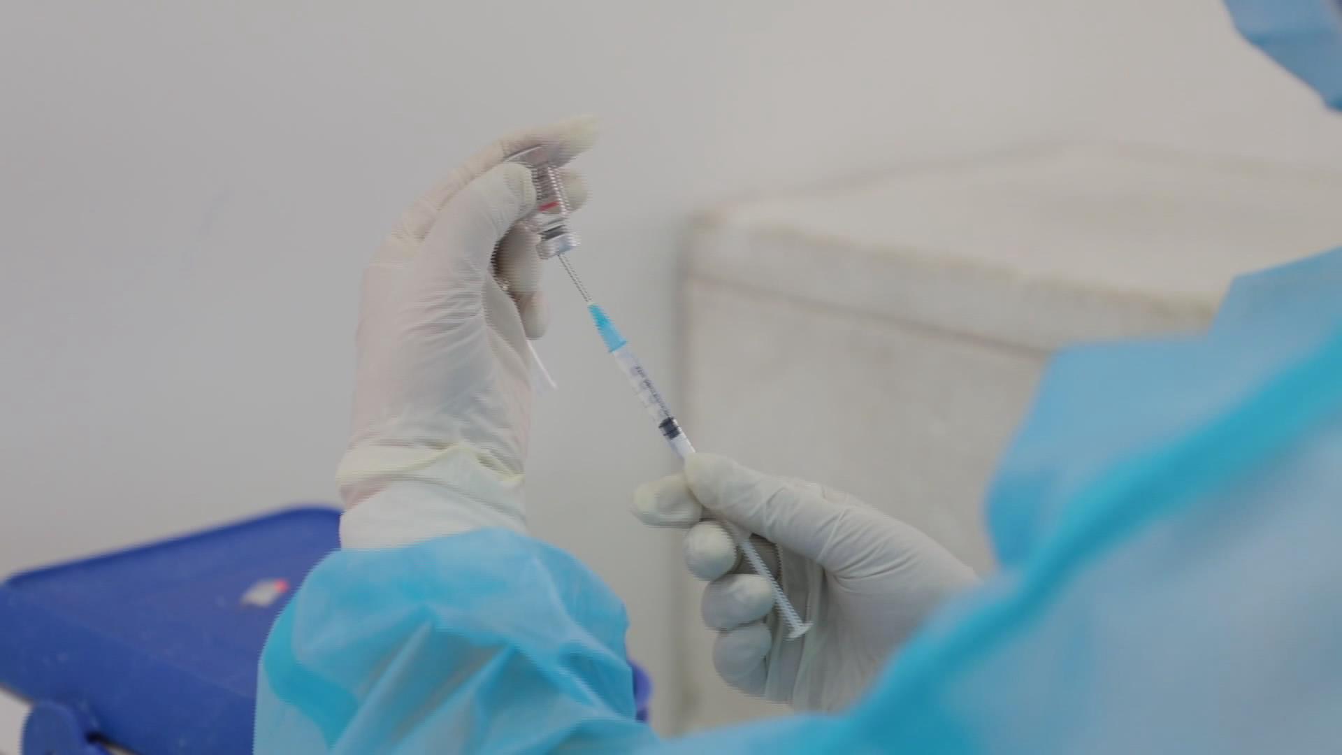 Ecuador acelera inmunización contra COVID-19 con vacuna china de CanSino