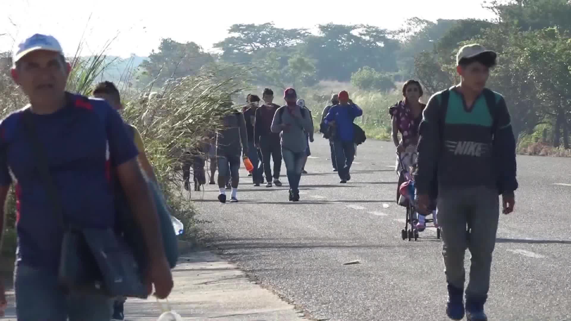 Caravana migrante continúua su recorrido por México