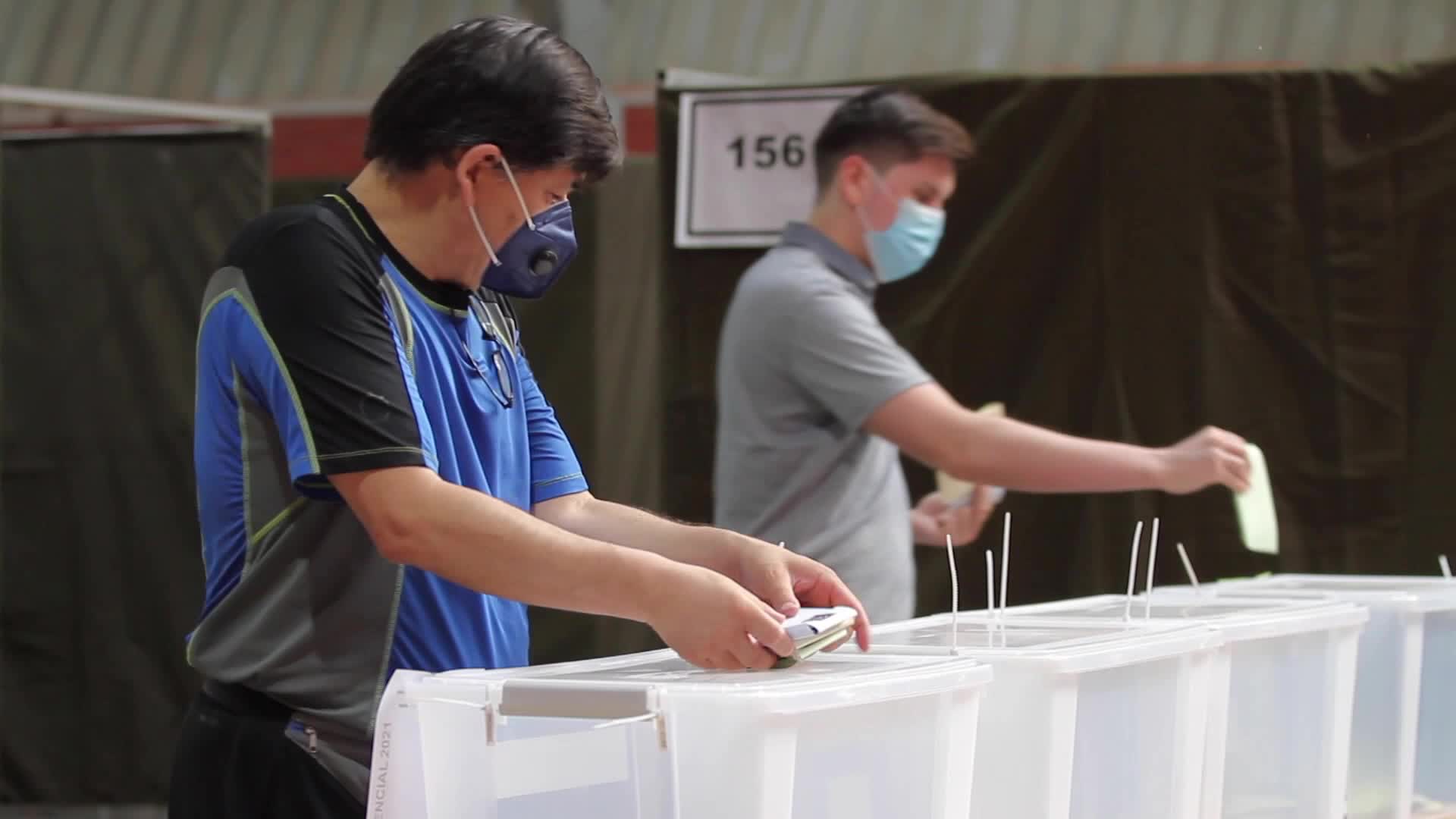 Más de 7,1 millones de chilenos participan en elección presidencial que se definirá en segunda vuelta