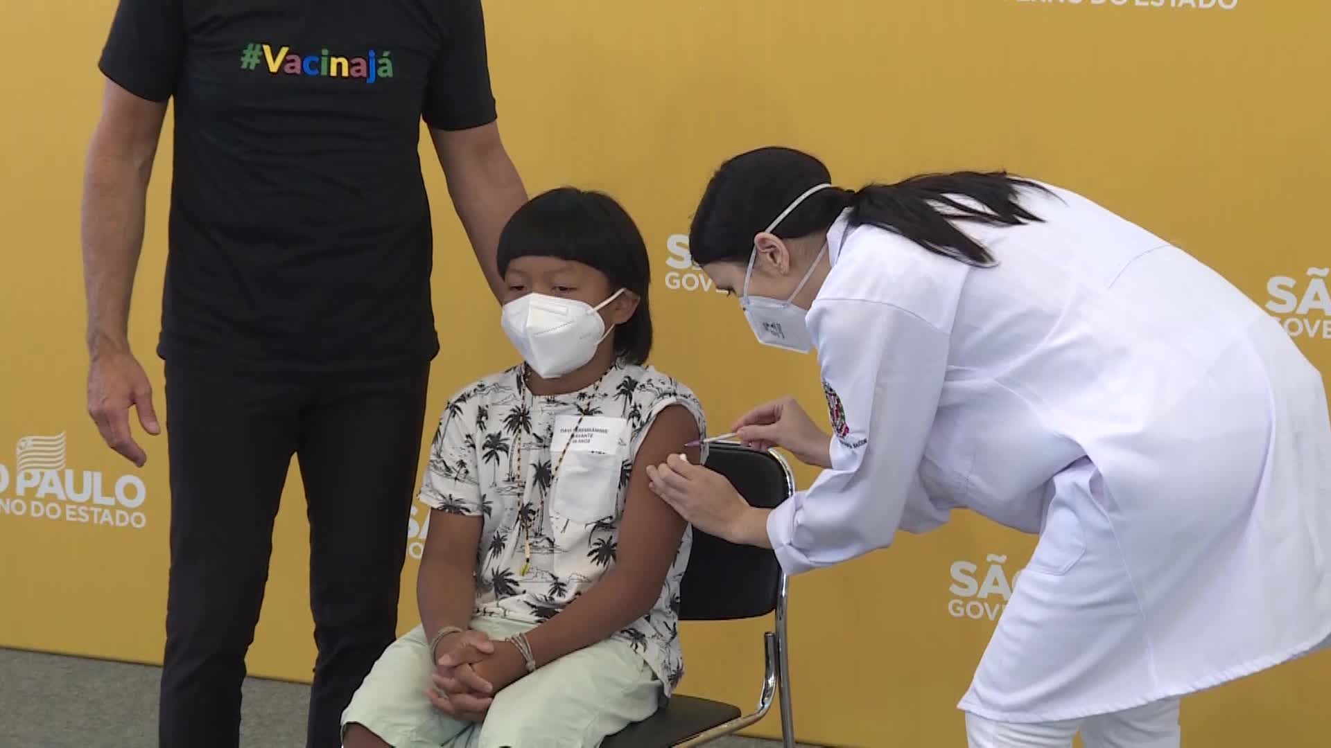 Un indígena de 8 años es el primer niño vacunado de Brasil contra la COVID-19