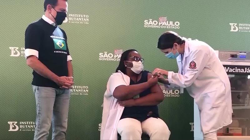 ESPECIAL: CoronaVac ayuda a cumplir deseo a la primera vacunada en Brasil