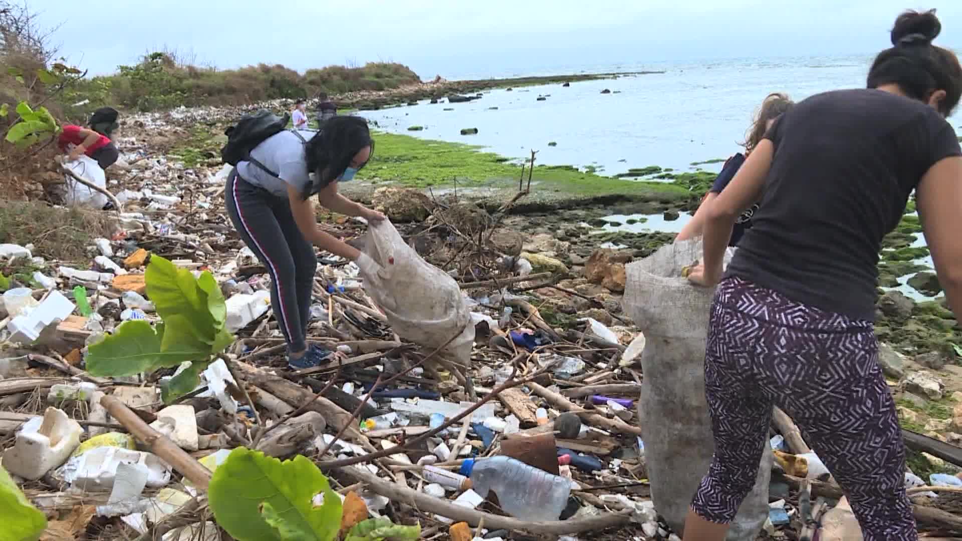 Jóvenes ambientalistas ayudan a saneamiento de ríos en Cuba
