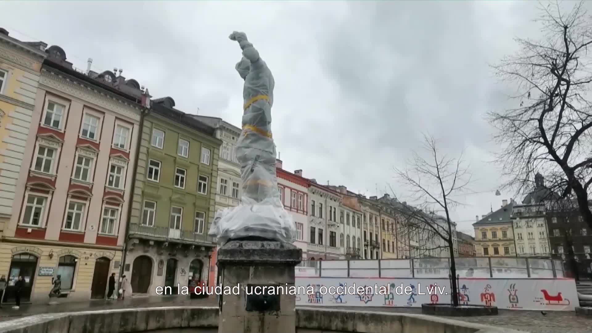 Estatuas históricas de Lviv son protegidas mientras Ucrania y Rusia celebran ronda de conversaciones