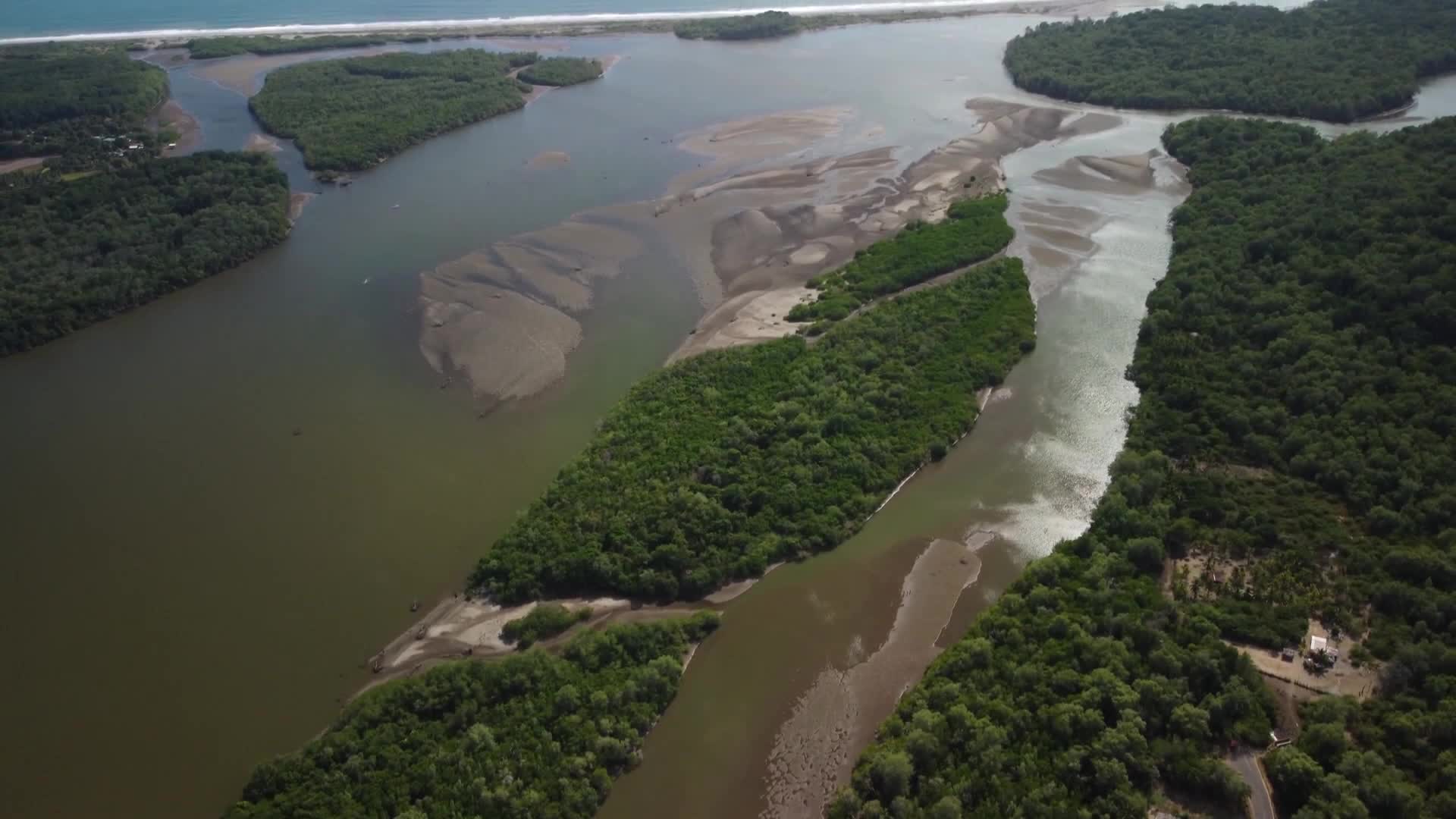 Río Lempa, fuente de vida amenazada por contaminación
