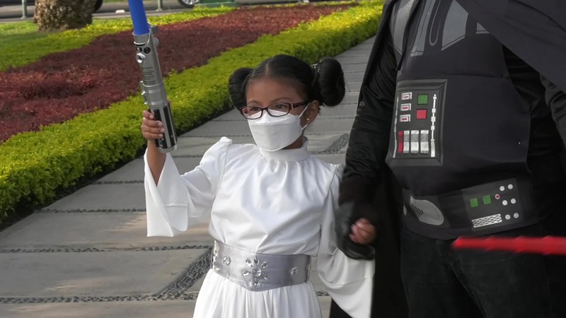 Seguidores de Star Wars protagonizan "Caminata de las Galaxias" en Lima, Perú
