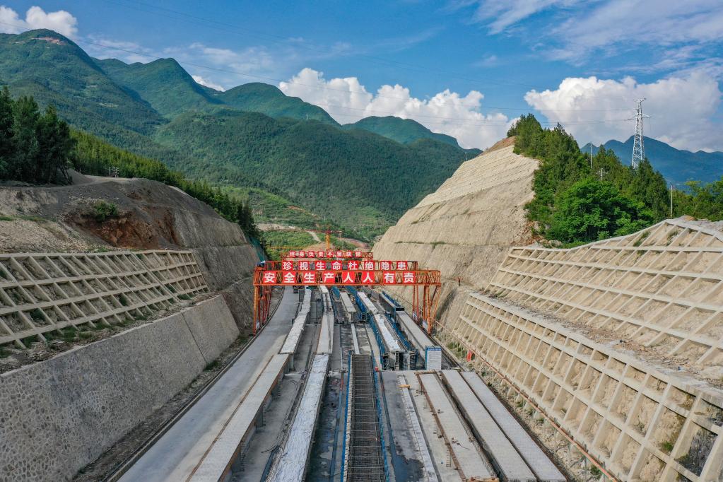 Inversión de China en infraestructura vial y fluvial aumenta en primeros cuatro meses de 2022