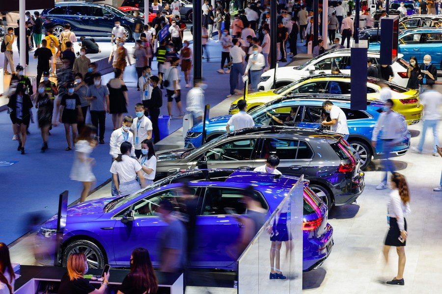 Ventas de automóviles de China suben 25,7 % en septiembre