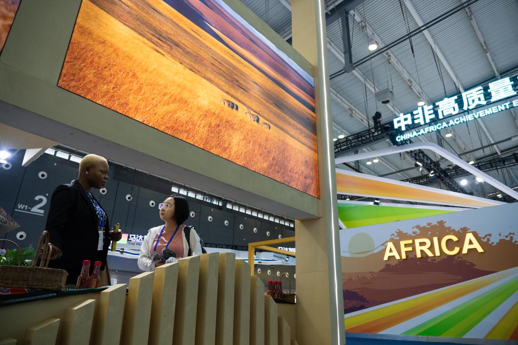 Inauguran exposición China-África en centro de China