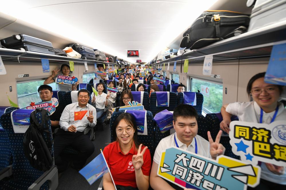 China gestiona 831 millones de viajes de pasajeros por ferrocarril entre julio y agosto