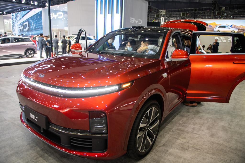 Producción y ventas de automóviles en China registran crecimiento constante
