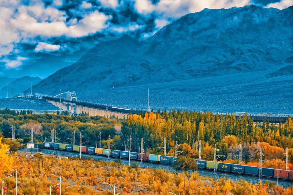 PIB de región china de Xinjiang sube 5,4% en primer semestre