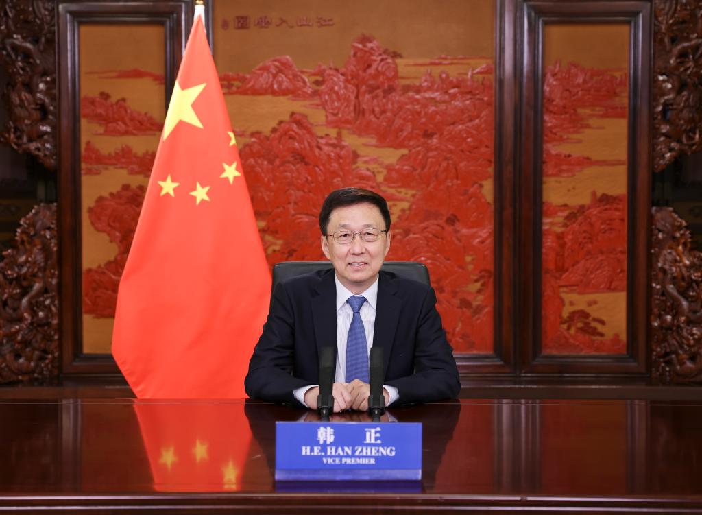 Viceprimer ministro subraya innovación en desarrollo de vehículos de nueva energía de China