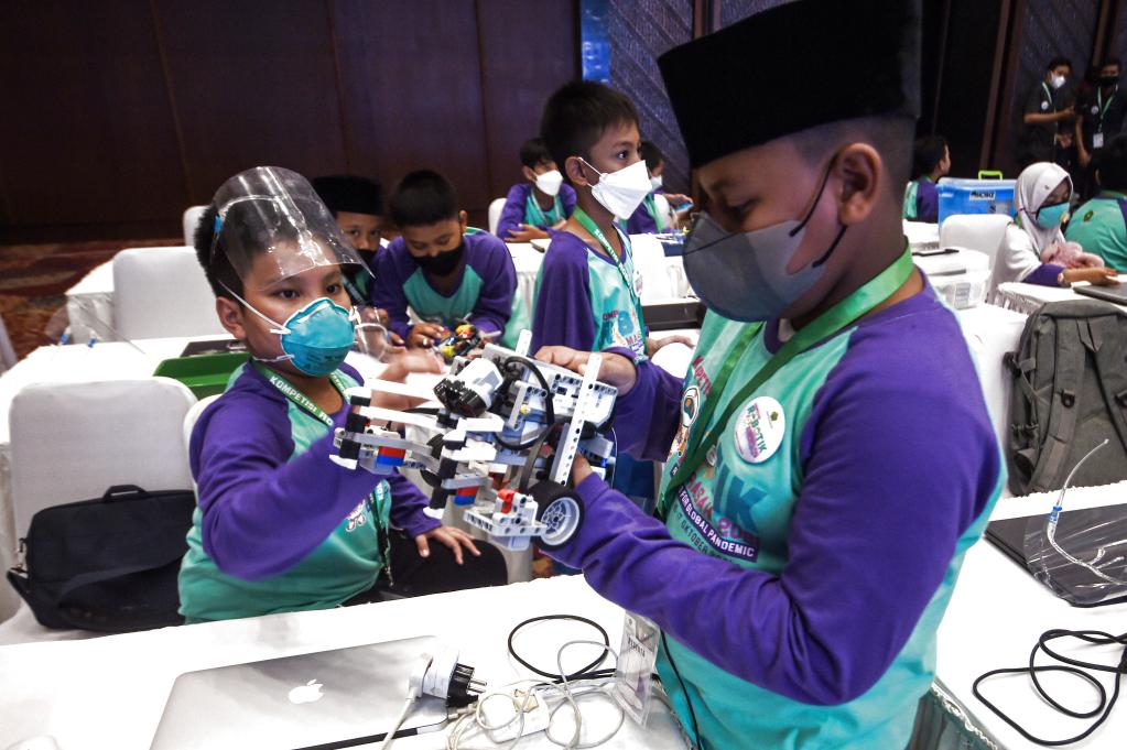 Categoría de Robots Móviles de Competencia de Robótica Madrasah 2021 en Tangerang, Indonesia