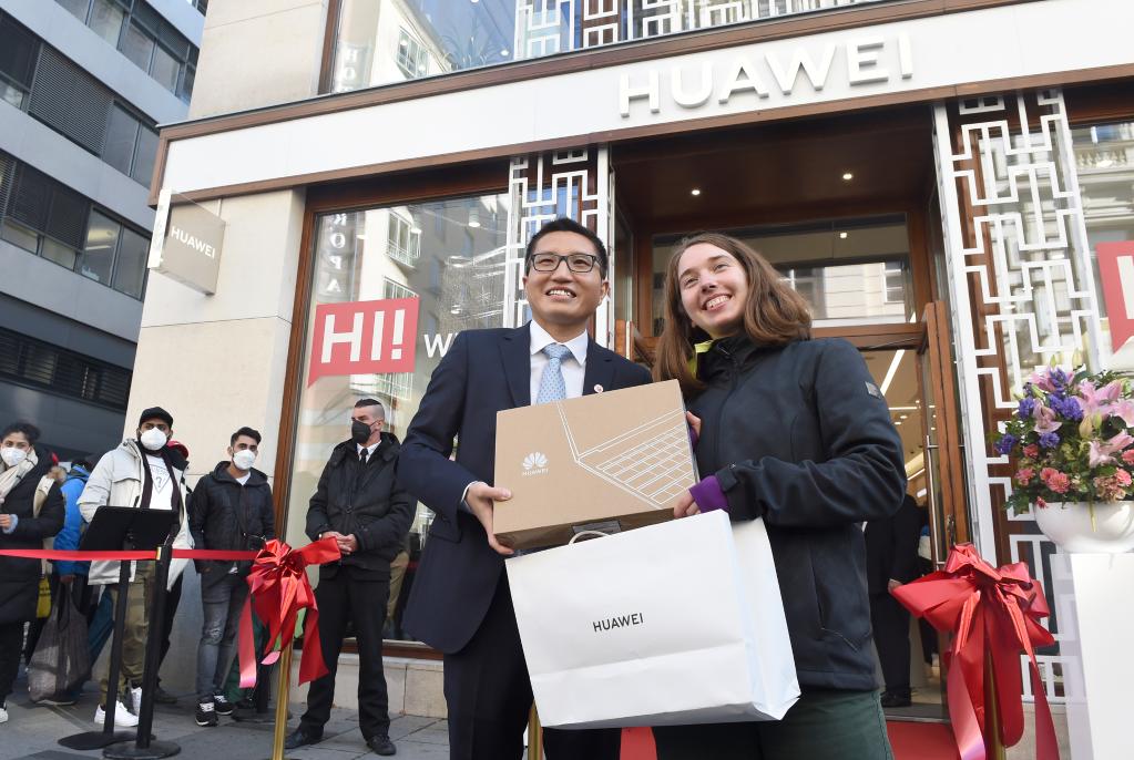Tienda principal de Huawei abre oficialmente en el centro de Viena, Austria