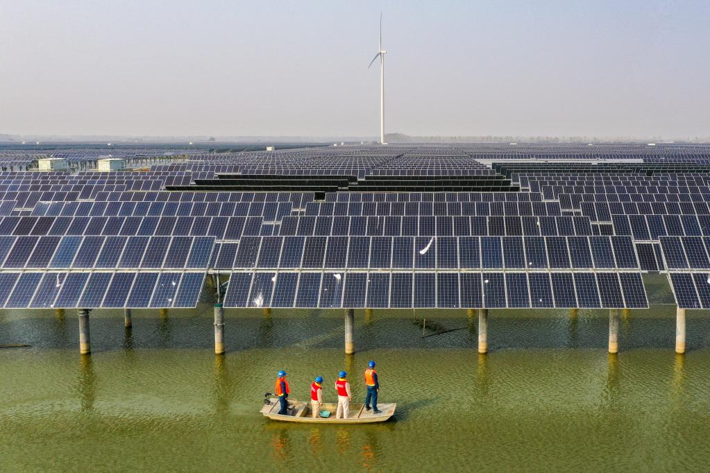 Jiangsu: Distrito de Baoying de Yangzhou impulsa desarrollo ecológico a promover energía solar y eólica