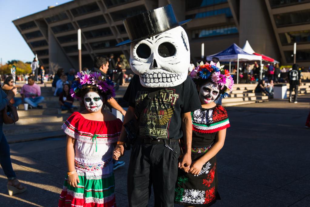 Estados Unidos: Desfile del Día de los Muertos en Dallas