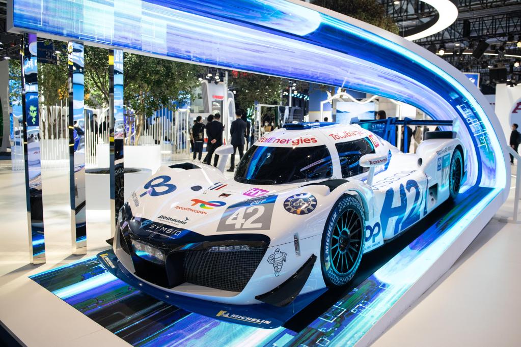 Automóvil de carreras de hidrógeno Mission H24 hace debut en Asia en la IV CIIE