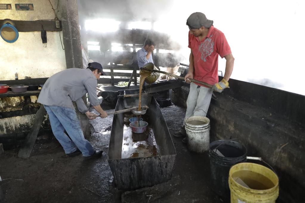 Molienda de fabricación de dulces artesanales en Honduras