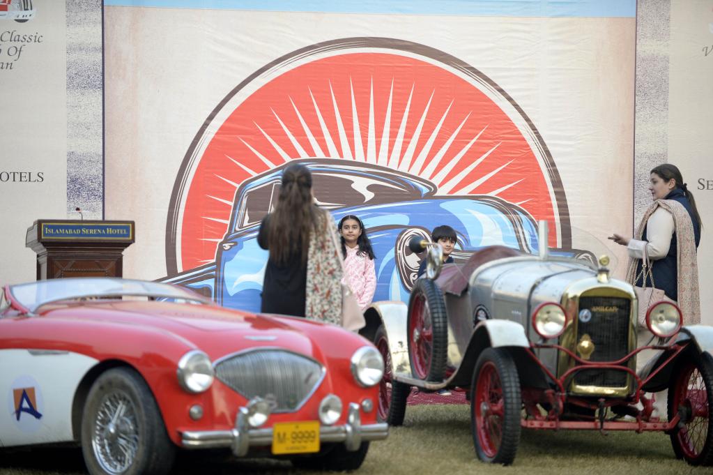 Exposición de automóviles antiguos y clásicos en Islamabad, Pakistán
