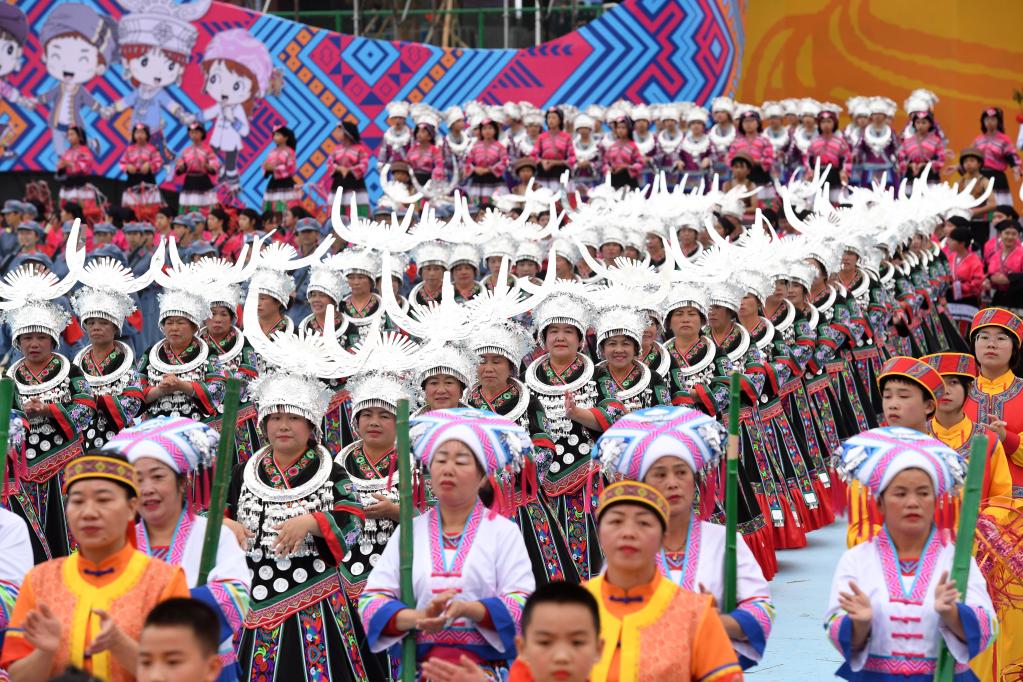 Guangxi: Evento de celebración para conmemorar 70 aniversario de la fundación del distrito de Longsheng