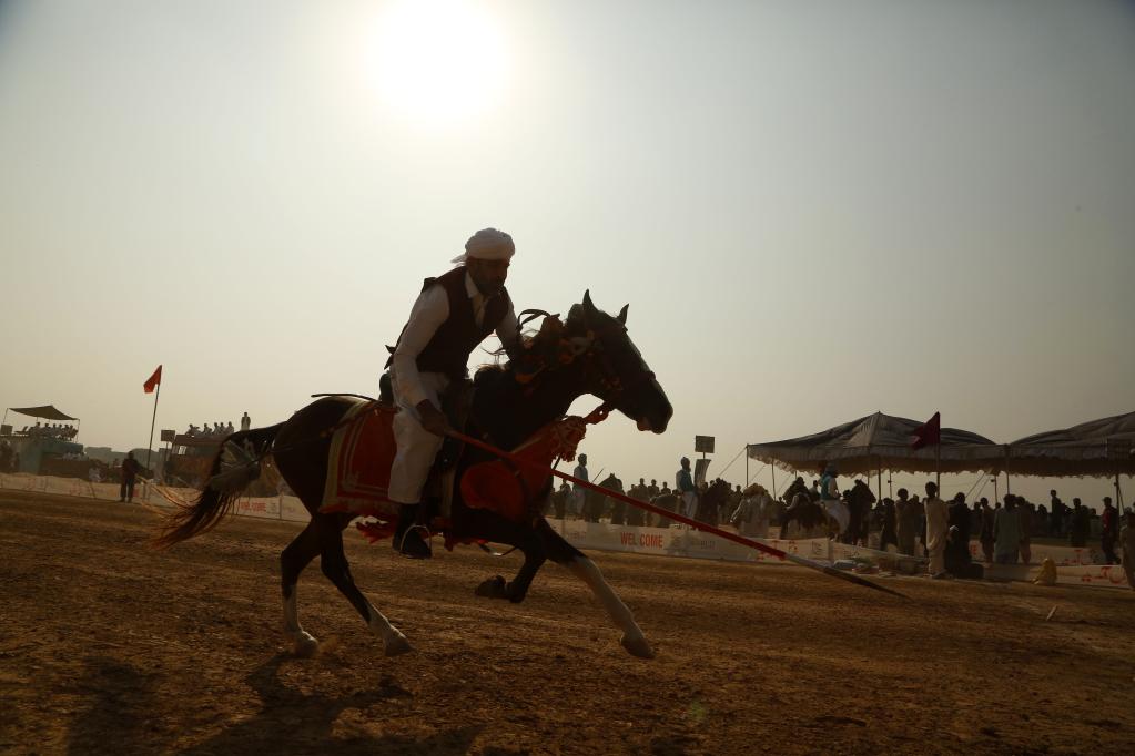 Competencia de tent pegging en Islamabad, Pakistán