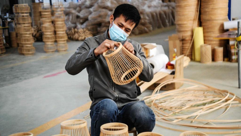 Fábrica de artesanías en Rong'an, Guangxi