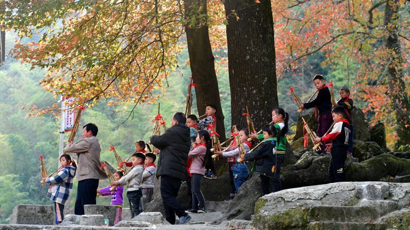 Guangxi: Centro de enseñanza de aldea de Wuying mejora entorno de estudio