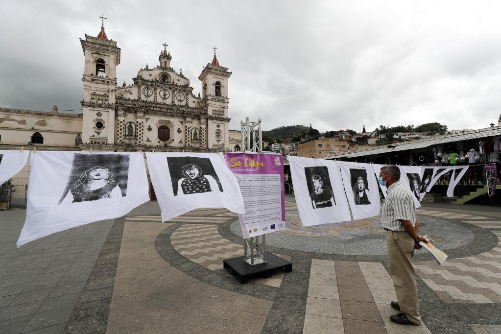 Exposición en Plaza los Dolores en Honduras