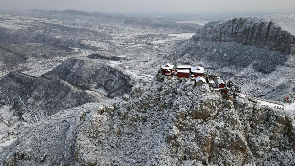 Hebei: Paisaje nevado de la montaña Taihang