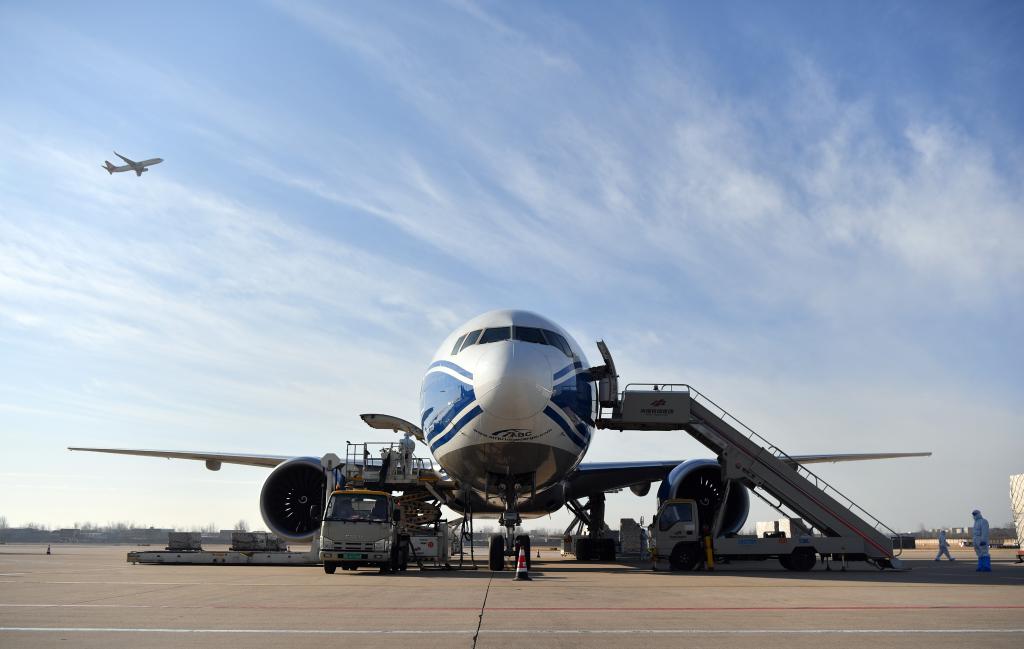 Rendimiento anual de cargamento del Aeropuerto Internacional de Xinzheng en Zhengzhou supera las 700.000 toneladas