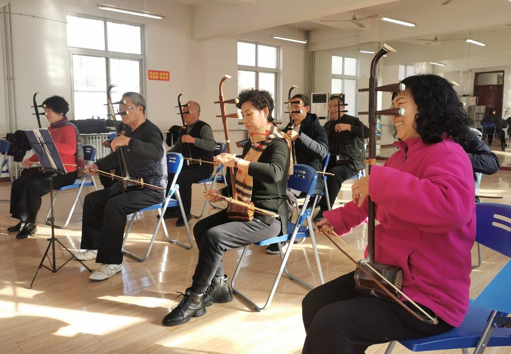 Shandong: Universidad para mayores en Anqiu hace jubilados disfrutar de su tiempo libre
