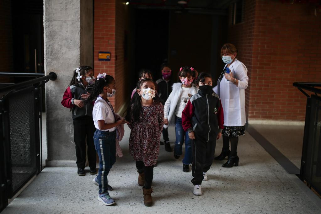 ESPECIAL: Estudiantes de Bogotá regresan a presencialidad completa en aulas