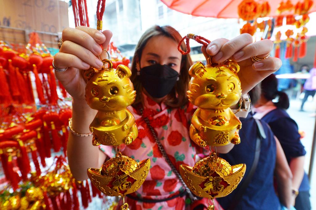 Decoraciones del Festival de Primavera en venta en barrio chino de Bangkok, Tailandia