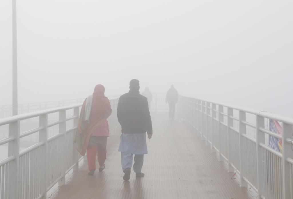 Densa niebla en Islamabad, Pakistán