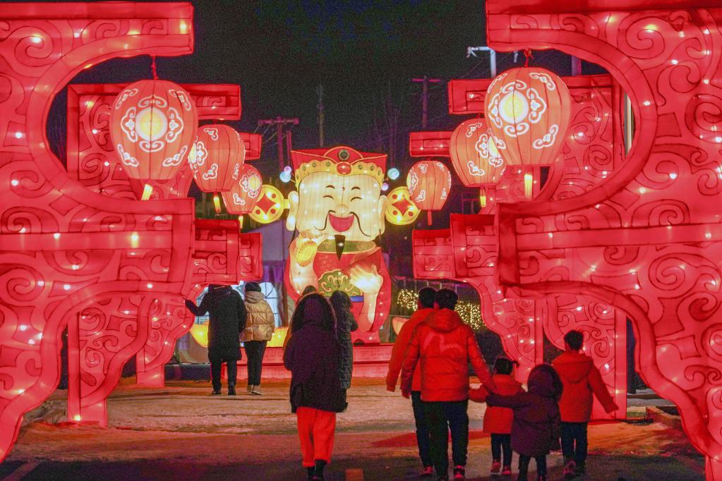 Varios eventos se llevan a cabo en toda China para celebrar el próximo Festival de Linternas