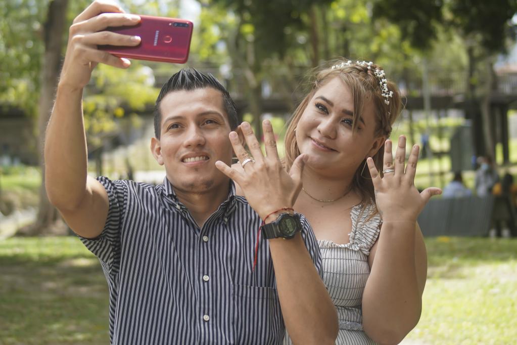 Boda colectiva en marco de celebración del Día de San Valentín en El Salvador