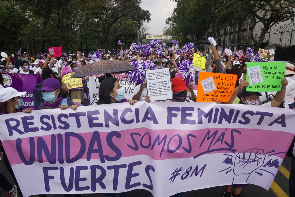 Manifestación con motivo de la conmemoración del Día Internacional de la Mujer en El Salvador