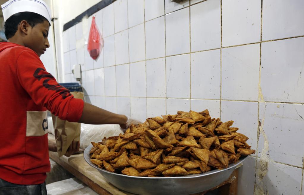 Samosa, pasta frita de forma triangular en Yemen