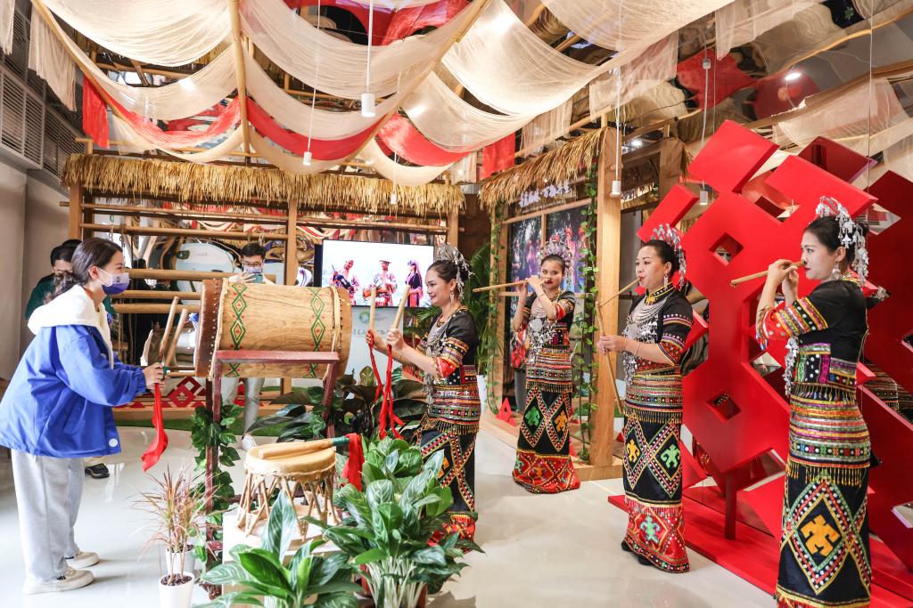 Hainan: Exposición cultural en un parque temático del Foro de Boao para Asia