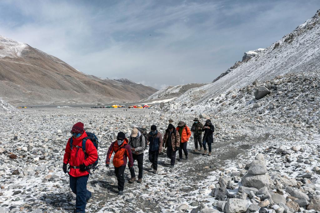 China ha comenzado una expedición científica integral al monte Qomolangma