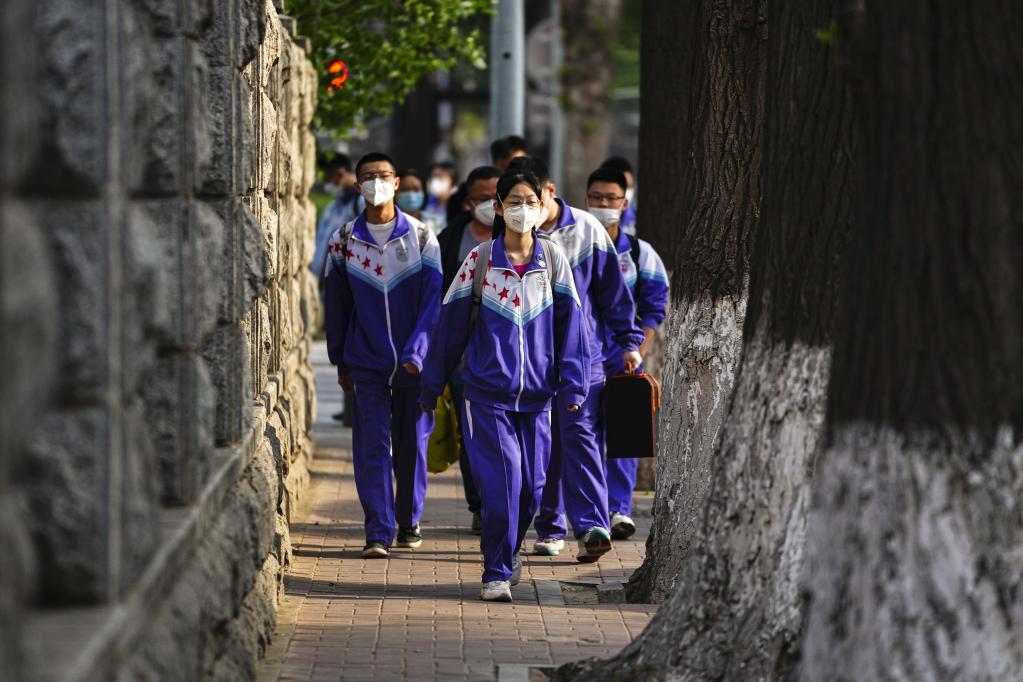 Reanudan clases estudiantes de tercer grado de escuelas de educación superior en Changchun
