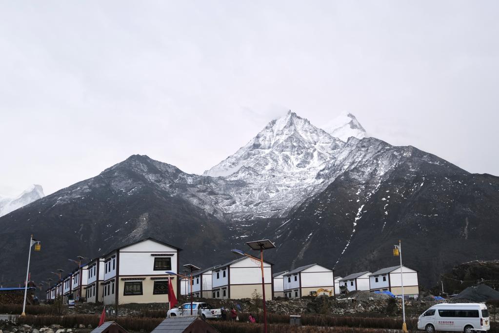 Tíbet: Imágenes del municipio de Rongxar en el distrito de Dingri de Xigaze