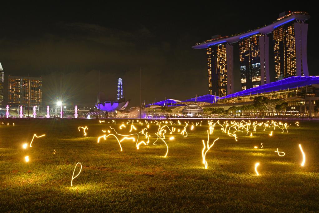 Espectáculo de luz "i Light Singapore" en la zona de Marina Bay en Singapur