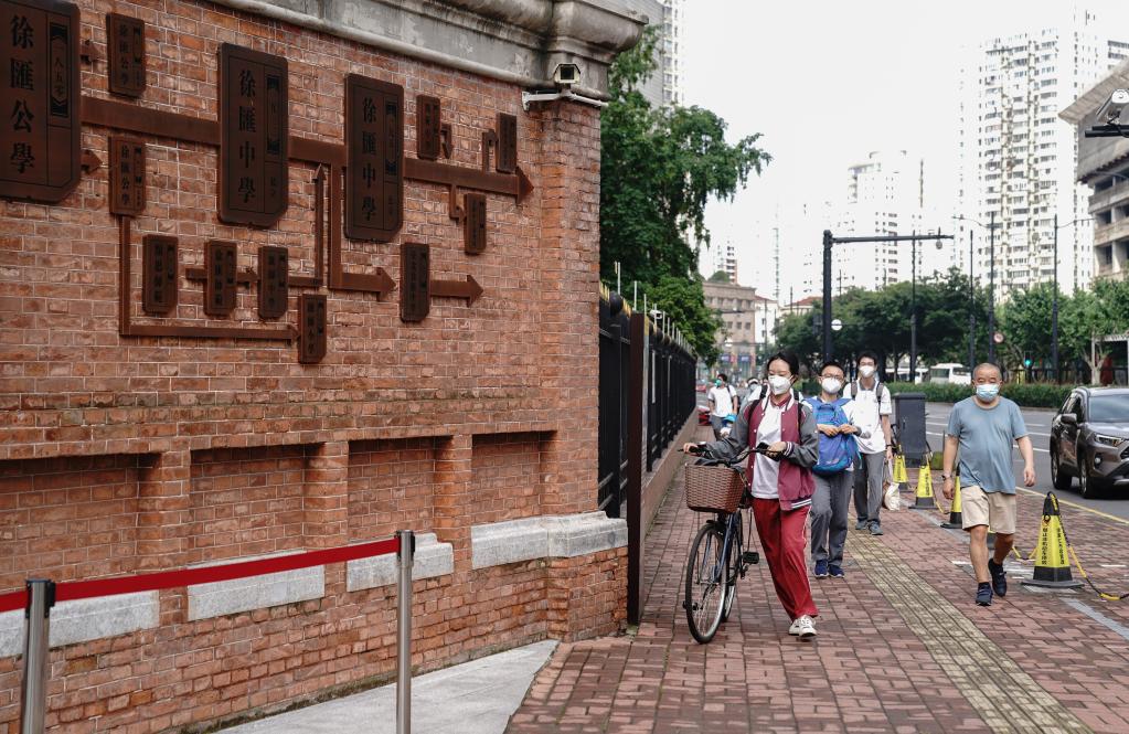 Shanghai reanuda clases fuera de línea de alumnos de los dos primeros grados de la escuela secundaria