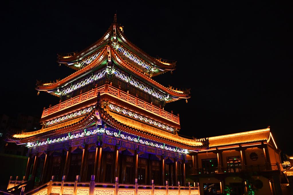 Gansu: Paisaje nocturno del poblado antiguo de Tianshui