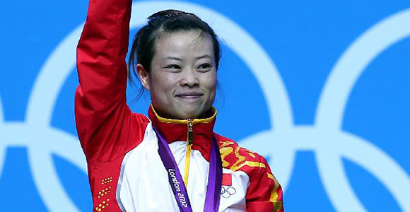 Veterana levantadora de pesas china gana oro en categor&iacute;a de 48kg