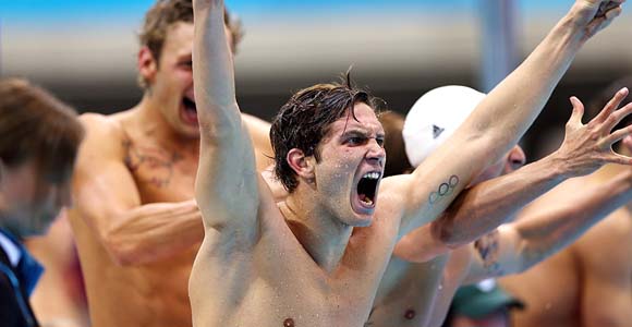 Francia gana oro de 400m relevo libre de nataci&oacute;n masculina